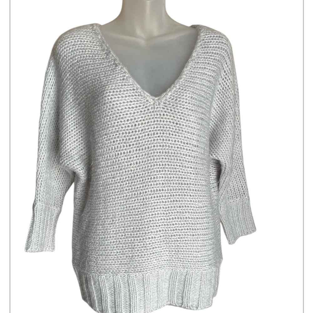 American Eagle v neck light grey open weave medium slip over sweater spring
